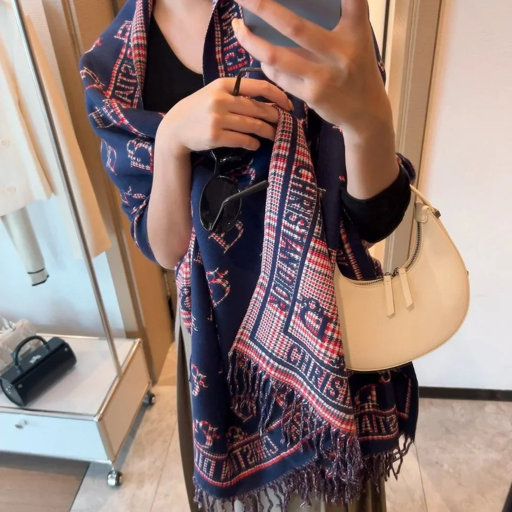 💎✨AUTHENTIC✨💎Dior scarf💎✨AUTHENTIC✨💎Fendi scarf